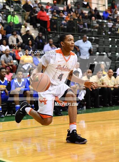 Thumbnail 1 in Simeon vs. Whitney Young (CPHSAA Semifinal) photogallery.