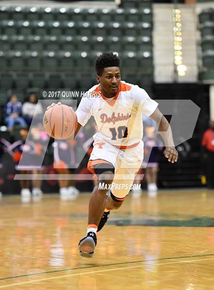 Thumbnail 2 in Simeon vs. Whitney Young (CPHSAA Semifinal) photogallery.