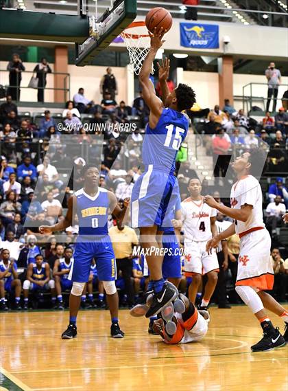 Thumbnail 3 in Simeon vs. Whitney Young (CPHSAA Semifinal) photogallery.