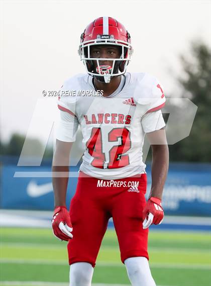 Thumbnail 3 in Orange Lutheran vs Sierra Canyon photogallery.