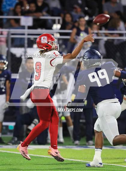 Thumbnail 3 in Orange Lutheran vs Sierra Canyon photogallery.