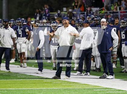 Thumbnail 3 in Orange Lutheran vs Sierra Canyon photogallery.