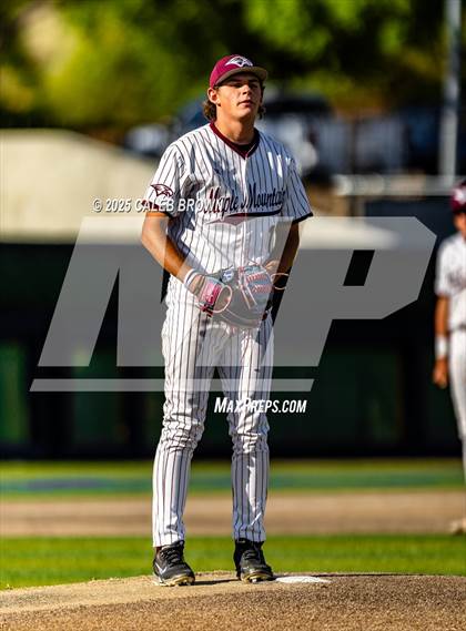 Thumbnail 2 in Maple Mountain vs. Viewmont (UHSAA 5A Bracket Play) photogallery.