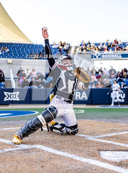 Thumbnail 2 in Maple Mountain vs. Viewmont (UHSAA 5A Bracket Play) photogallery.