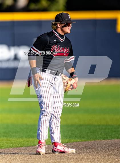 Thumbnail 2 in Maple Mountain vs. Viewmont (UHSAA 5A Bracket Play) photogallery.