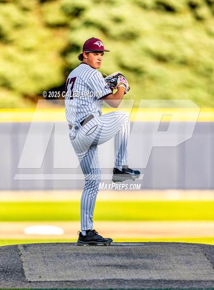 Thumbnail 2 in Maple Mountain vs. Viewmont (UHSAA 5A Bracket Play) photogallery.