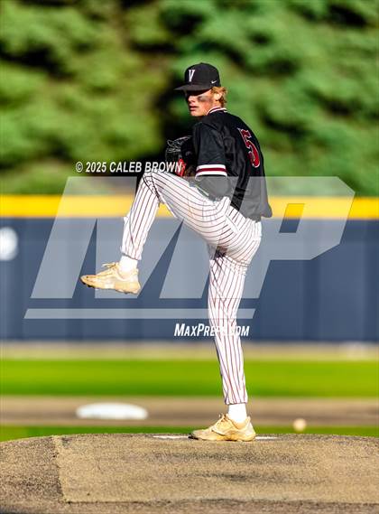 Thumbnail 2 in Maple Mountain vs. Viewmont (UHSAA 5A Bracket Play) photogallery.