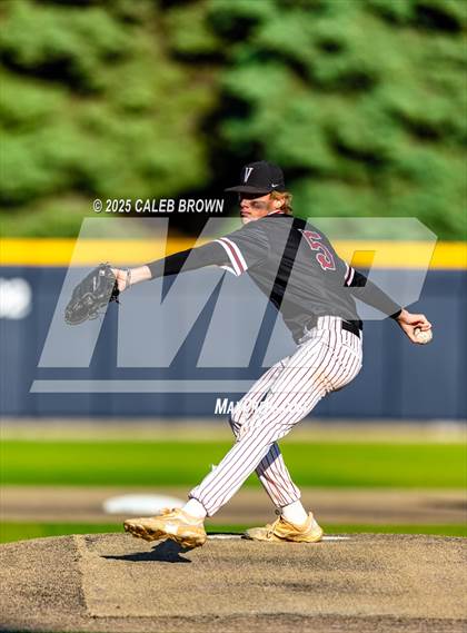 Thumbnail 1 in Maple Mountain vs. Viewmont (UHSAA 5A Bracket Play) photogallery.