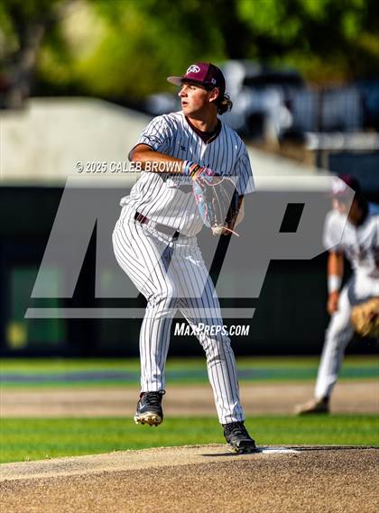 Thumbnail 3 in Maple Mountain vs. Viewmont (UHSAA 5A Bracket Play) photogallery.