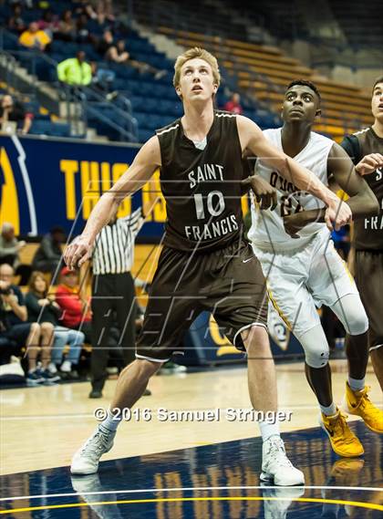 Thumbnail 2 in Saint Francis vs. Bishop O'Dowd (MaxPreps MLK Classic) photogallery.