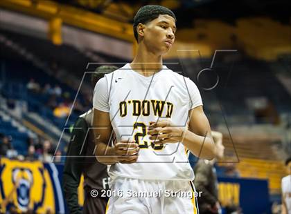Thumbnail 1 in Saint Francis vs. Bishop O'Dowd (MaxPreps MLK Classic) photogallery.