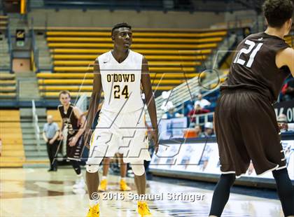 Thumbnail 3 in Saint Francis vs. Bishop O'Dowd (MaxPreps MLK Classic) photogallery.