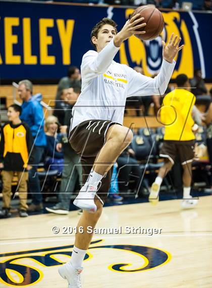 Thumbnail 3 in Saint Francis vs. Bishop O'Dowd (MaxPreps MLK Classic) photogallery.