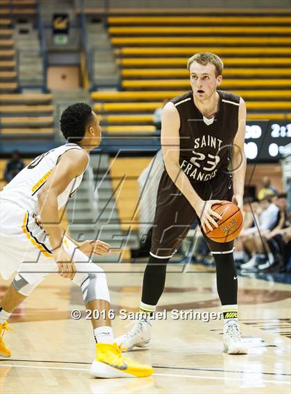Thumbnail 3 in Saint Francis vs. Bishop O'Dowd (MaxPreps MLK Classic) photogallery.