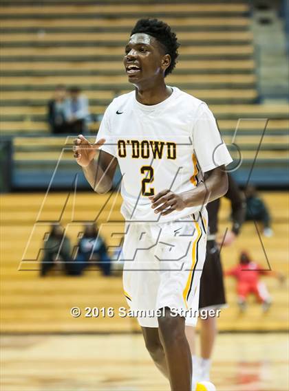 Thumbnail 1 in Saint Francis vs. Bishop O'Dowd (MaxPreps MLK Classic) photogallery.