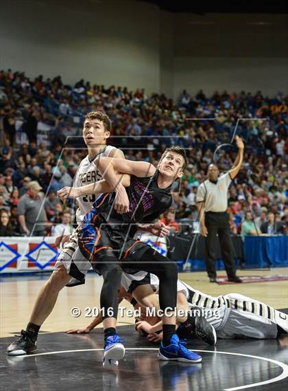 Thumbnail 3 in Charleston vs. Cedar Ridge (AAA 3A Final) photogallery.