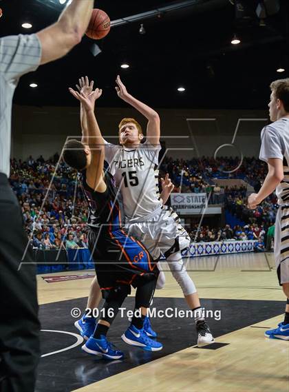 Thumbnail 3 in Charleston vs. Cedar Ridge (AAA 3A Final) photogallery.