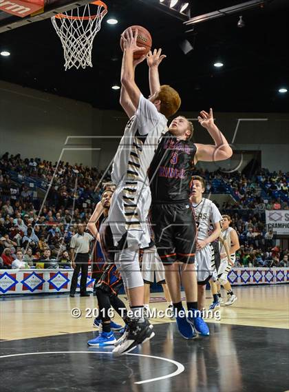 Thumbnail 2 in Charleston vs. Cedar Ridge (AAA 3A Final) photogallery.