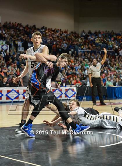 Thumbnail 1 in Charleston vs. Cedar Ridge (AAA 3A Final) photogallery.