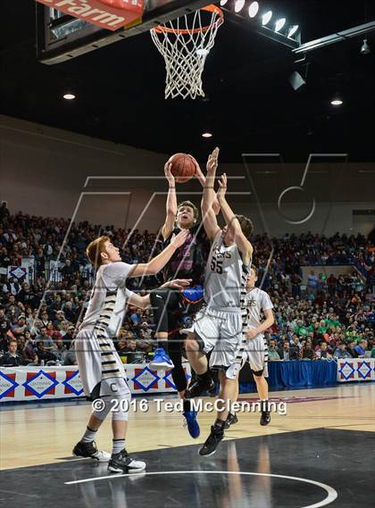 Thumbnail 1 in Charleston vs. Cedar Ridge (AAA 3A Final) photogallery.