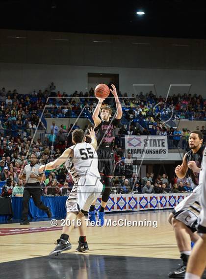 Thumbnail 2 in Charleston vs. Cedar Ridge (AAA 3A Final) photogallery.