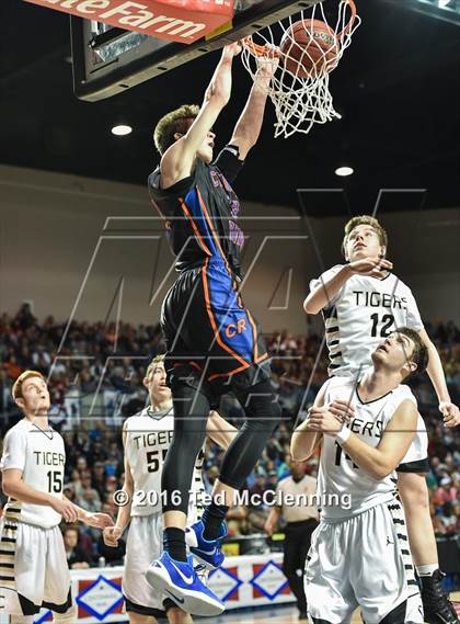 Thumbnail 2 in Charleston vs. Cedar Ridge (AAA 3A Final) photogallery.