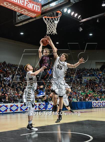 Thumbnail 2 in Charleston vs. Cedar Ridge (AAA 3A Final) photogallery.
