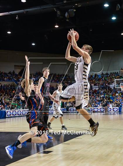 Thumbnail 2 in Charleston vs. Cedar Ridge (AAA 3A Final) photogallery.
