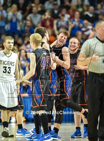 Thumbnail 1 in Charleston vs. Cedar Ridge (AAA 3A Final) photogallery.