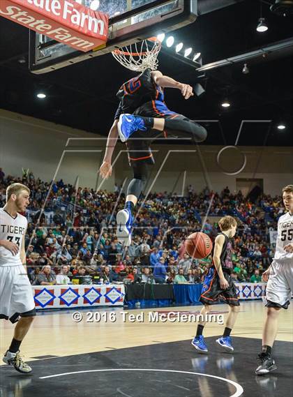 Thumbnail 3 in Charleston vs. Cedar Ridge (AAA 3A Final) photogallery.