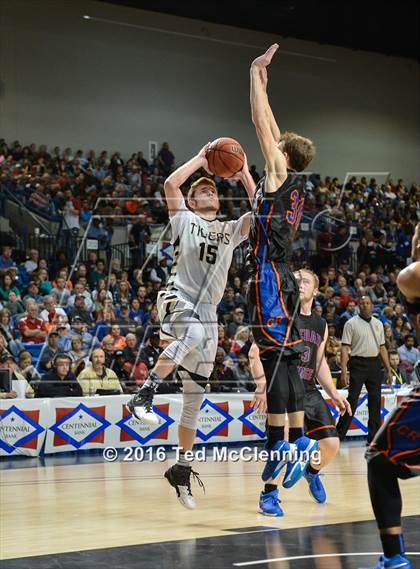 Thumbnail 2 in Charleston vs. Cedar Ridge (AAA 3A Final) photogallery.