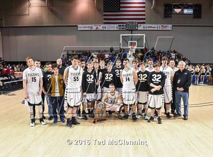 Thumbnail 3 in Charleston vs. Cedar Ridge (AAA 3A Final) photogallery.