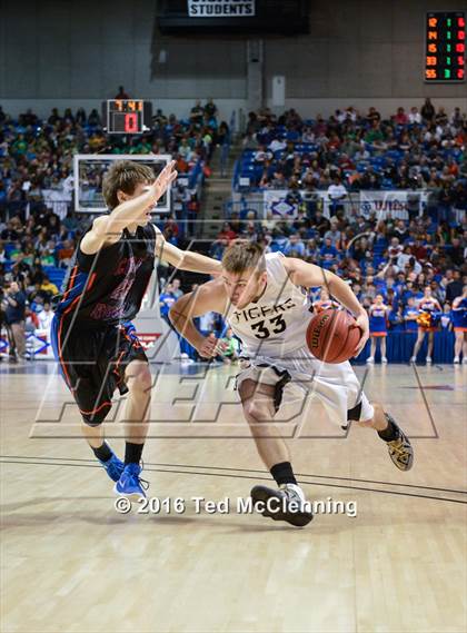 Thumbnail 3 in Charleston vs. Cedar Ridge (AAA 3A Final) photogallery.