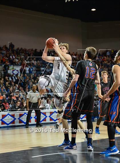 Thumbnail 1 in Charleston vs. Cedar Ridge (AAA 3A Final) photogallery.