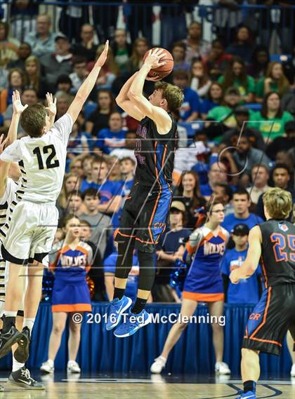 Thumbnail 1 in Charleston vs. Cedar Ridge (AAA 3A Final) photogallery.