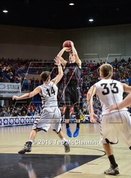 Thumbnail 2 in Charleston vs. Cedar Ridge (AAA 3A Final) photogallery.