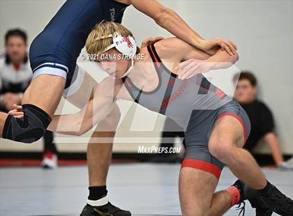 Thumbnail 3 in 25th Annual Men's Doc Hess Classic photogallery.