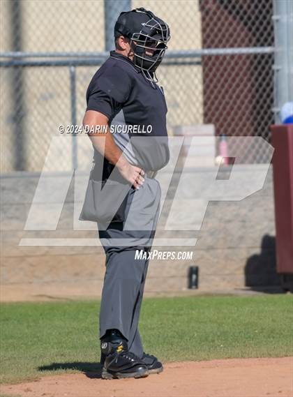 Thumbnail 2 in Doherty vs. Bend (Coach Bob National Invitational) photogallery.