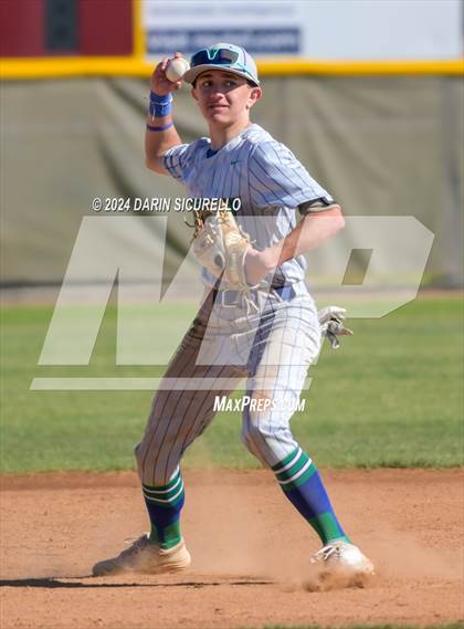 Thumbnail 2 in Doherty vs. Bend (Coach Bob National Invitational) photogallery.