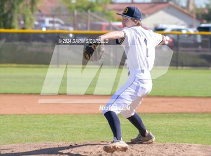 Thumbnail 2 in Doherty vs. Bend (Coach Bob National Invitational) photogallery.