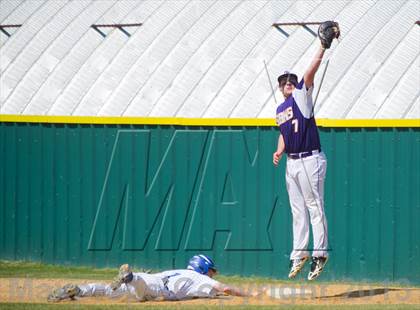 Thumbnail 2 in South Beauregard vs DeRidder (Coleman's Lawn Care Knight Classic) photogallery.