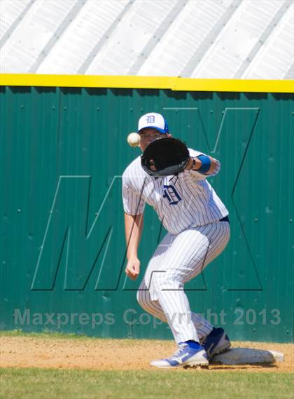 Thumbnail 2 in South Beauregard vs DeRidder (Coleman's Lawn Care Knight Classic) photogallery.