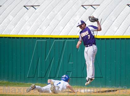 Thumbnail 1 in South Beauregard vs DeRidder (Coleman's Lawn Care Knight Classic) photogallery.