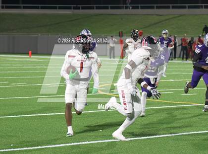Thumbnail 2 in Klein Cain vs Westfield (UIL Football 6A Division I Area Playoff) photogallery.