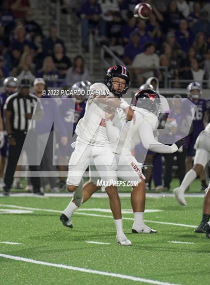 Thumbnail 3 in Klein Cain vs Westfield (UIL Football 6A Division I Area Playoff) photogallery.
