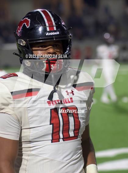 Thumbnail 1 in Klein Cain vs Westfield (UIL Football 6A Division I Area Playoff) photogallery.