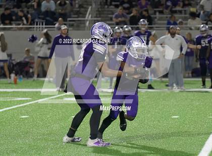 Thumbnail 3 in Klein Cain vs Westfield (UIL Football 6A Division I Area Playoff) photogallery.