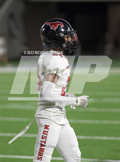 Thumbnail 1 in Klein Cain vs Westfield (UIL Football 6A Division I Area Playoff) photogallery.