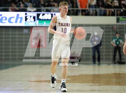 Thumbnail 1 in Waverly vs. McClain (OHSAA D2 Regional Semifinal) photogallery.