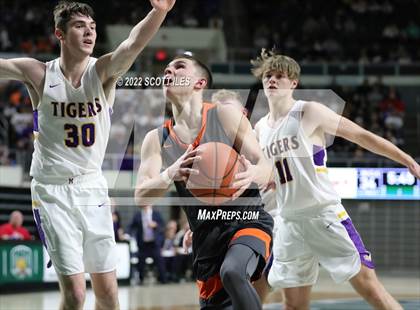 Thumbnail 2 in Waverly vs. McClain (OHSAA D2 Regional Semifinal) photogallery.